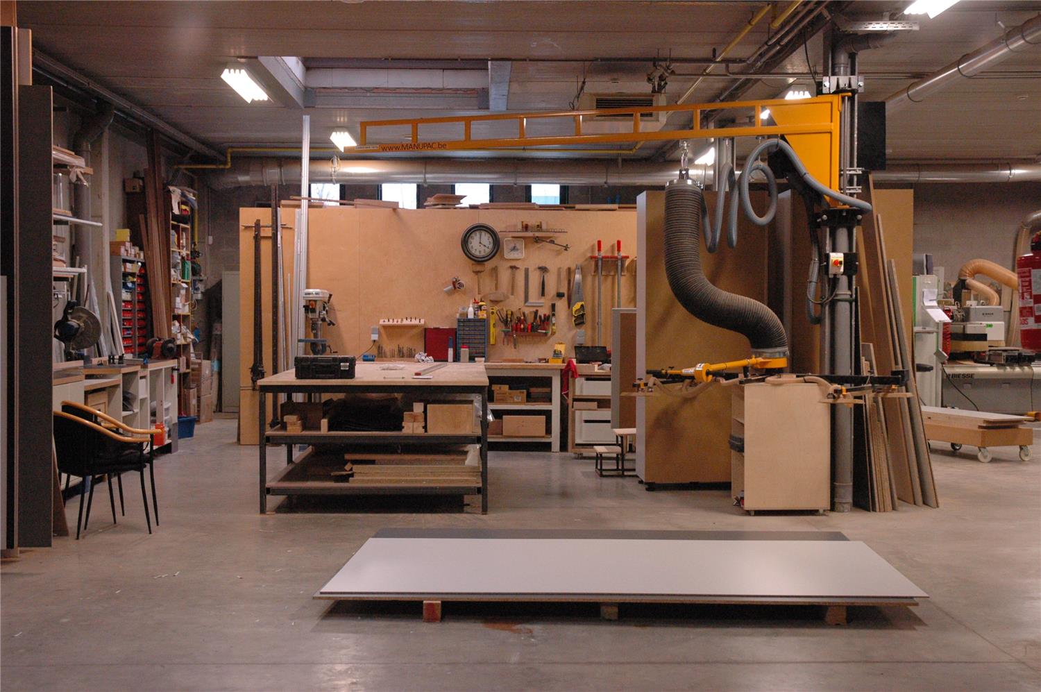 Overzicht van het atelier van Interieur Van Gool in Essen